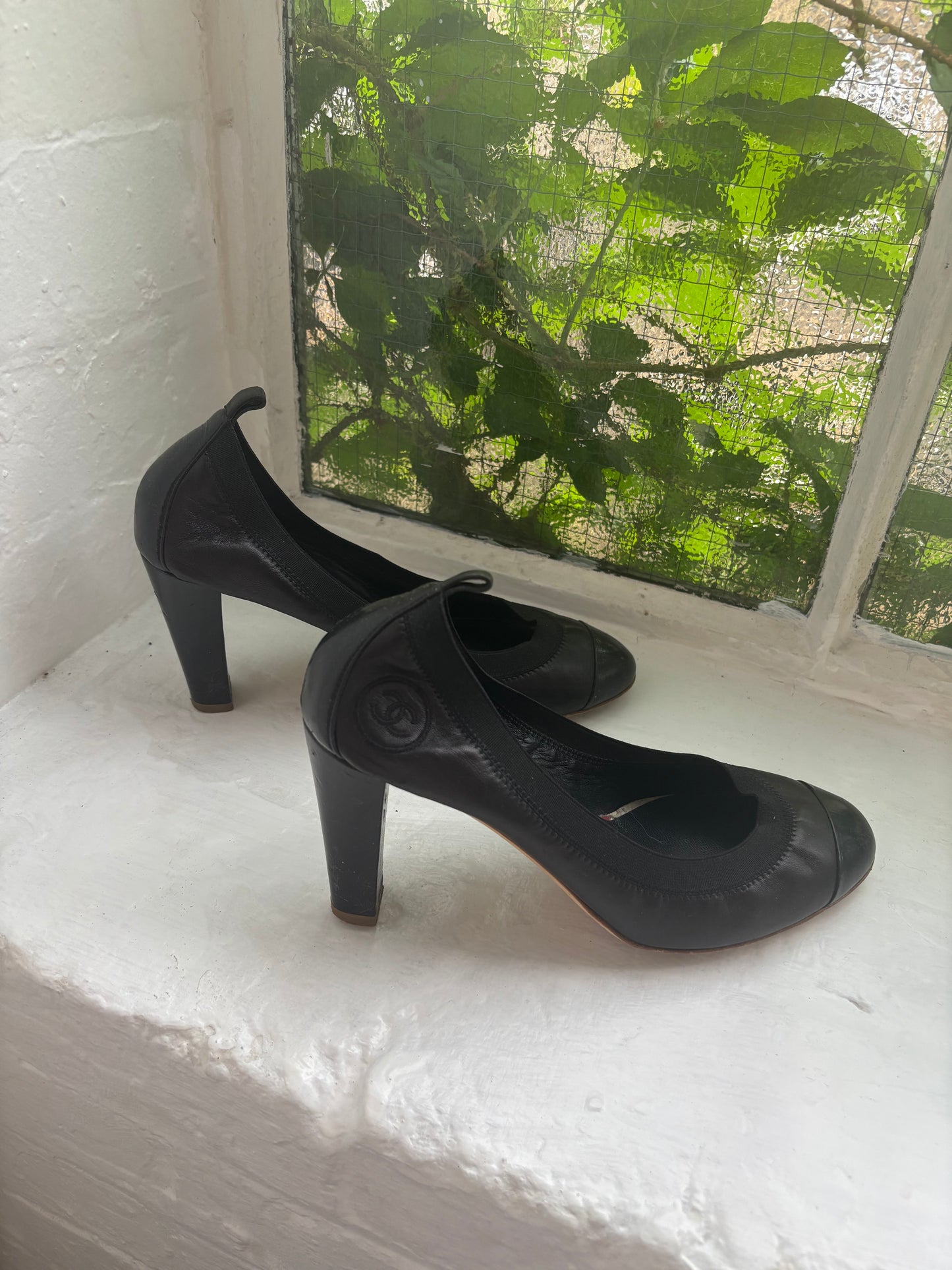 Chanel Black Leather Pumps