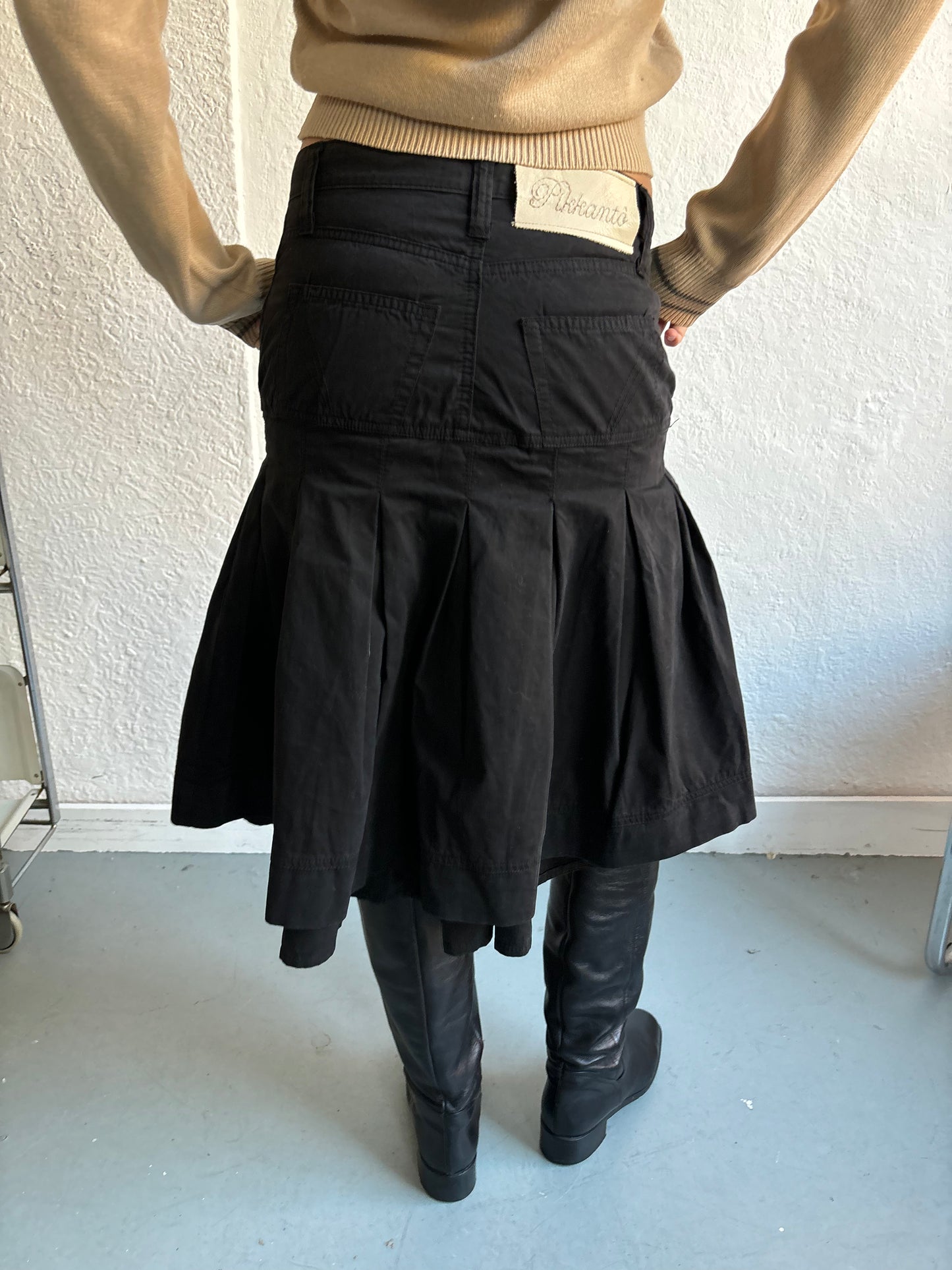 Pikkanto Black Pleated Skirt