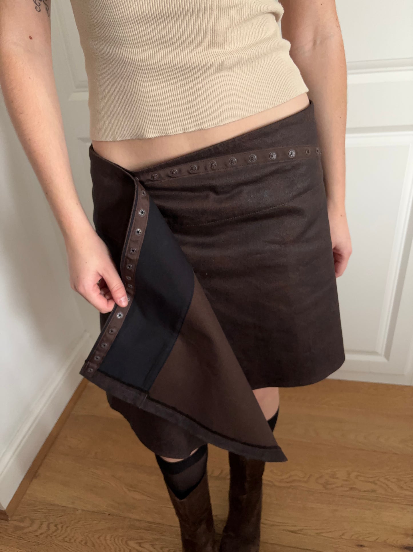 Créatif-à-Porter Brown Asymmetric Skirt