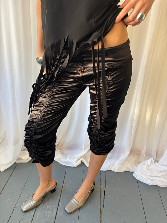 Voyage Black Ruched Capris